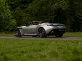 Aston Martin DB12 Volante (2024) thumbnail 4