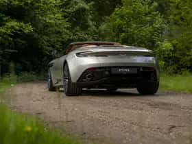 Aston Martin DB12 Volante (2024) thumbnail 38