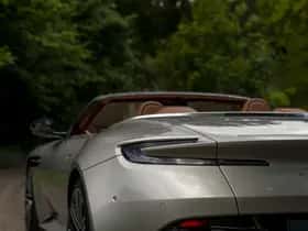 Aston Martin DB12 Volante (2024) thumbnail 39