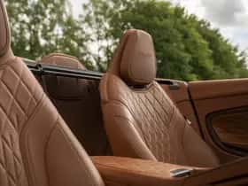 Aston Martin DB12 Volante (2024) thumbnail 41