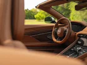 Aston Martin DB12 Volante (2024) thumbnail 44