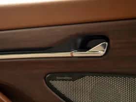 Aston Martin DB12 Volante (2024) thumbnail 48
