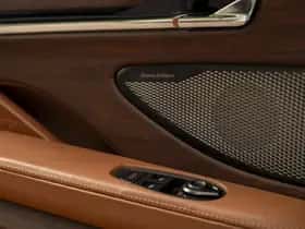 Aston Martin DB12 Volante (2024) thumbnail 51