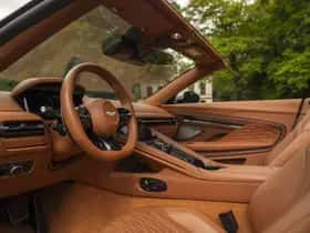Aston Martin DB12 Volante (2024) thumbnail 7