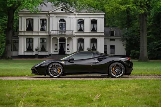 Ferrari 488 (2016)