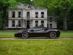 Ferrari 488 (2016)