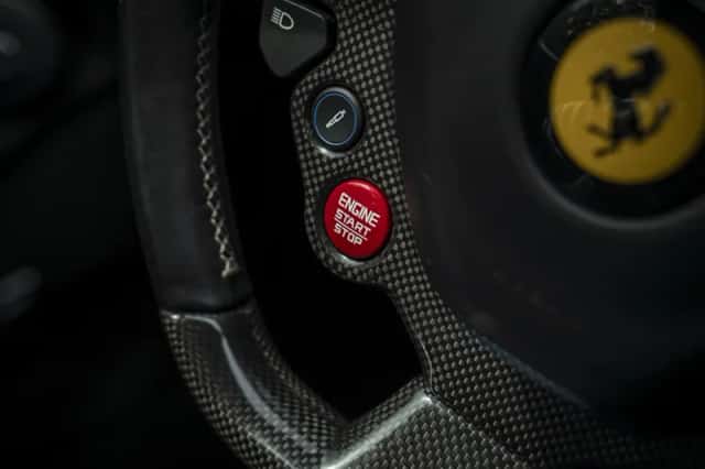 Ferrari 488 (2016) thumbnail 12