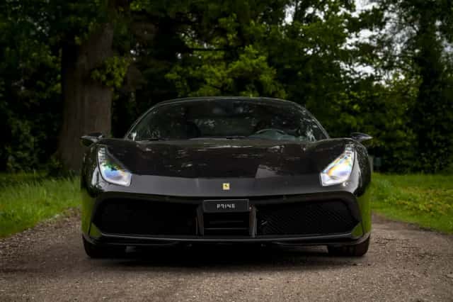 Ferrari 488 (2016) thumbnail 14