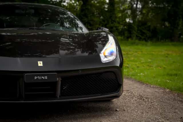 Ferrari 488 (2016) thumbnail 15