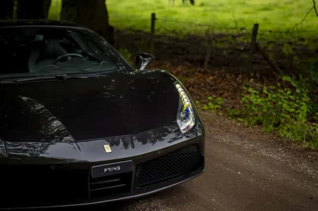 Ferrari 488 (2016) thumbnail 17