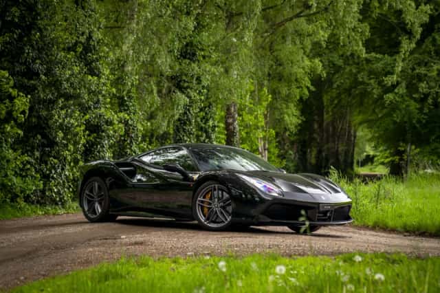 Ferrari 488 (2016) thumbnail 19
