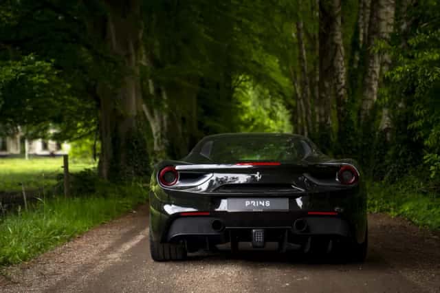 Ferrari 488 (2016) thumbnail 25