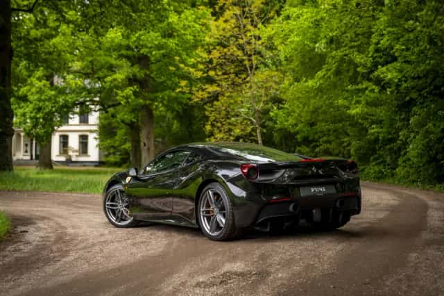 Ferrari 488 (2016) thumbnail 26