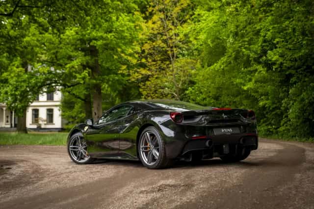 Ferrari 488 (2016) thumbnail 33