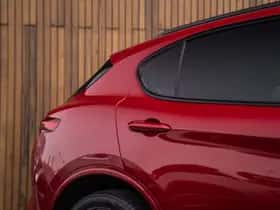Alfa Romeo Stelvio (2020) thumbnail 17