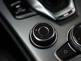 Alfa Romeo Stelvio (2020) thumbnail 33