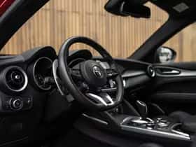 Alfa Romeo Stelvio (2020) thumbnail 7