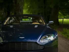 Aston Martin V8 Vantage (2009) thumbnail 13