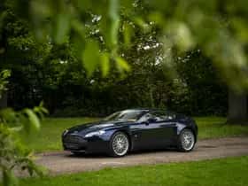 Aston Martin V8 Vantage (2009) thumbnail 3