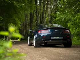 Aston Martin V8 Vantage (2009) thumbnail 22