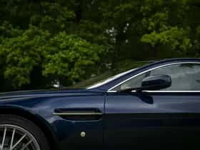 Aston Martin V8 Vantage (2009) thumbnail 35