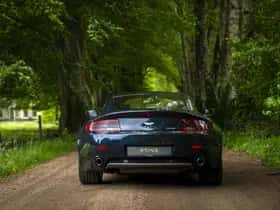 Aston Martin V8 Vantage (2009) thumbnail 5
