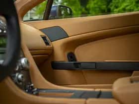 Aston Martin V8 Vantage (2009) thumbnail 44
