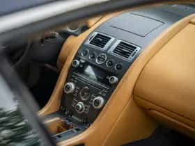 Aston Martin V8 Vantage (2009) thumbnail 9