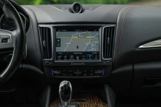 Maserati Levante (2016) thumbnail 30