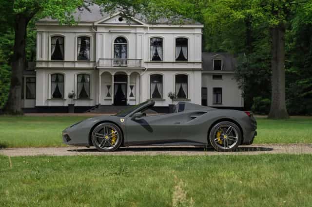 Ferrari 488 (2016)