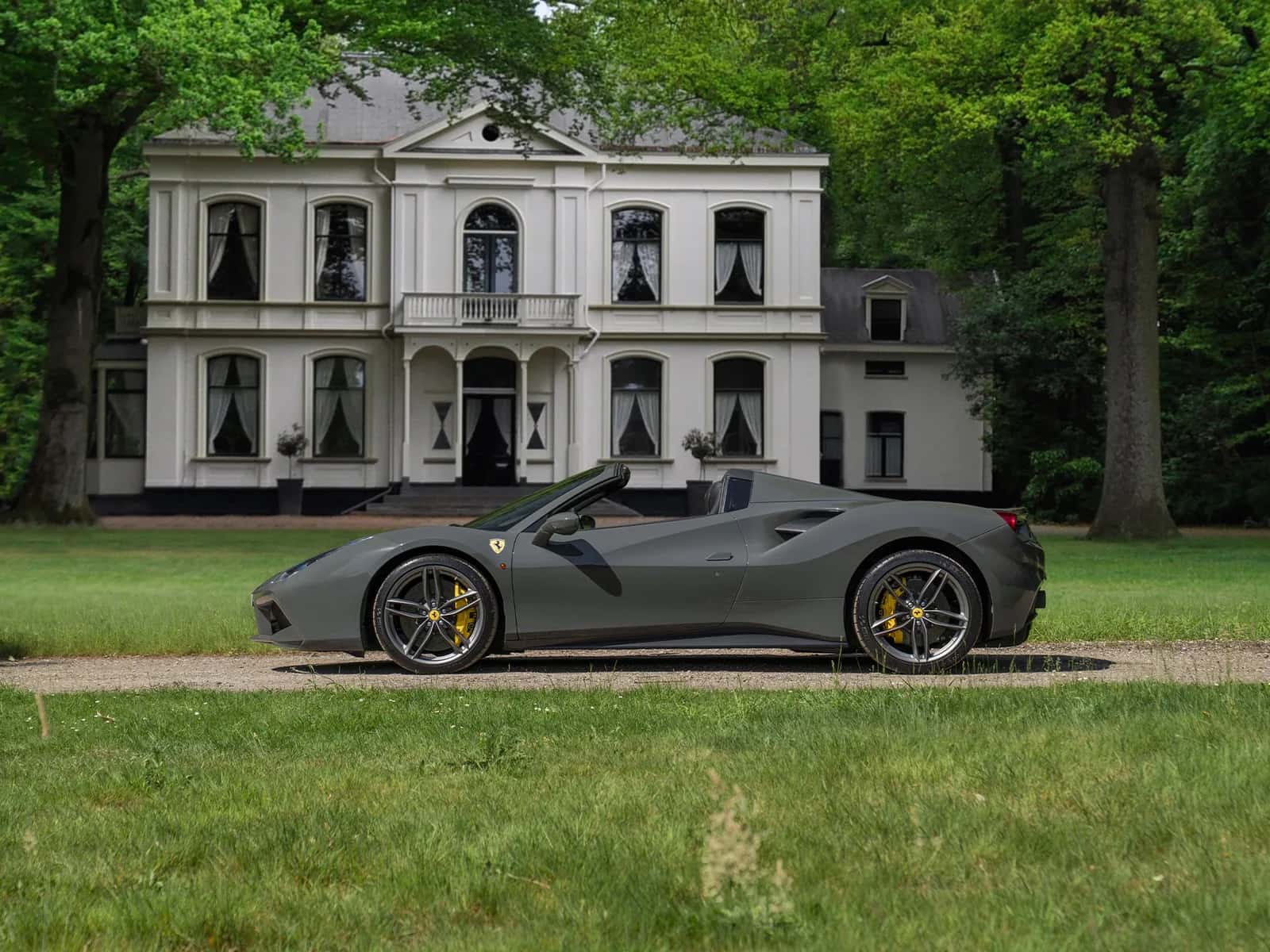 Ferrari 488 (2016) — foto 1