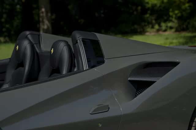 Ferrari 488 (2016) thumbnail 30