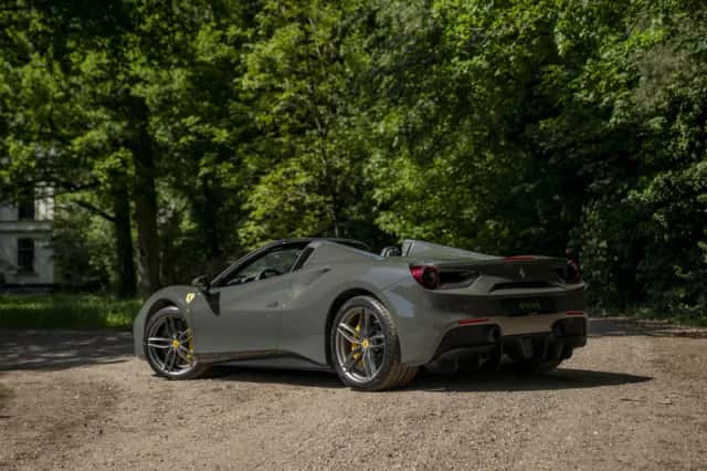 Ferrari 488 (2016) thumbnail 37