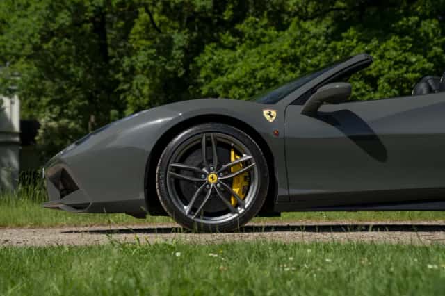 Ferrari 488 (2016) thumbnail 40