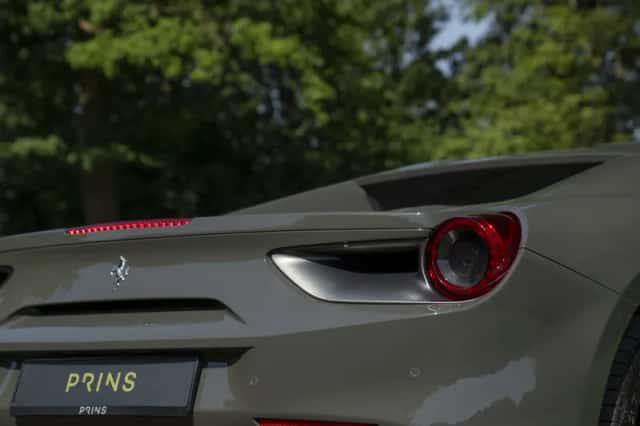 Ferrari 488 (2016) thumbnail 44