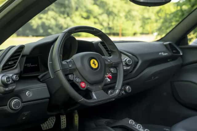 Ferrari 488 (2016) thumbnail 57