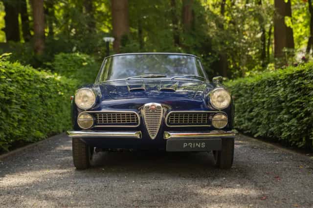 Alfa Romeo 2000 Spider (1959) thumbnail 2