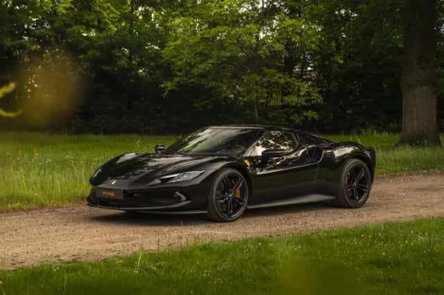 Ferrari 296 GTB (2024) thumbnail 13