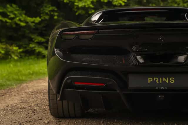 Ferrari 296 GTB (2024) thumbnail 37