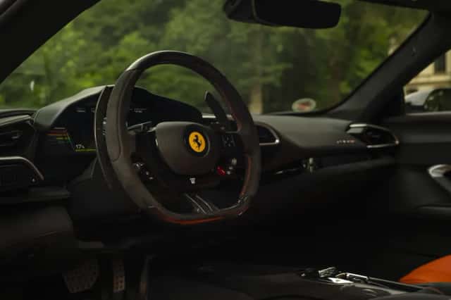 Ferrari 296 GTB (2024) thumbnail 7