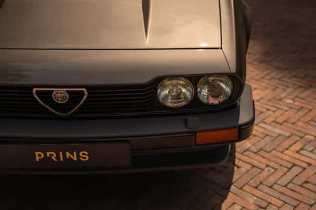 Alfa Romeo GTV (1982) thumbnail 18