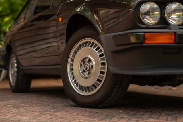 Alfa Romeo GTV (1982) thumbnail 20