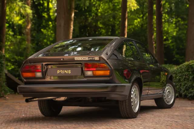 Alfa Romeo GTV (1982) thumbnail 25