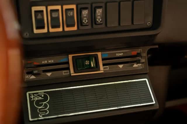 Alfa Romeo GTV (1982) thumbnail 51
