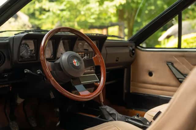 Alfa Romeo GTV (1982) thumbnail 7