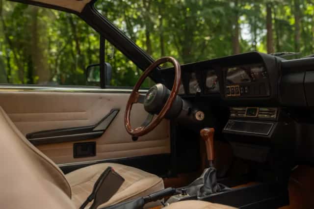 Alfa Romeo GTV (1982) thumbnail 10