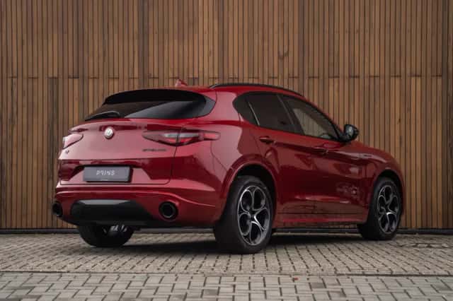 Alfa Romeo Stelvio (2020) thumbnail 4