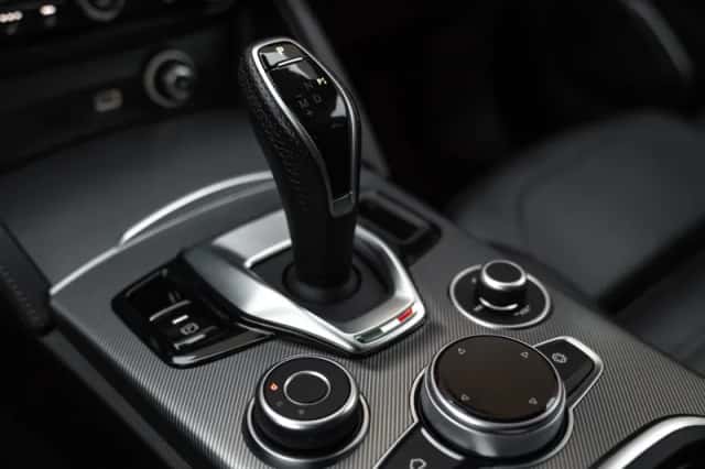 Alfa Romeo Stelvio (2020) thumbnail 32