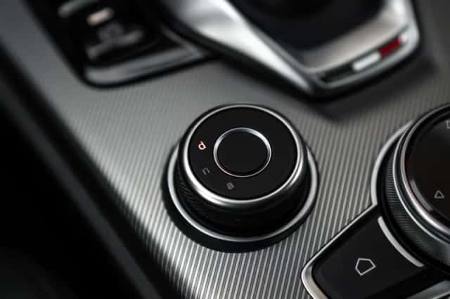 Alfa Romeo Stelvio (2020) thumbnail 33