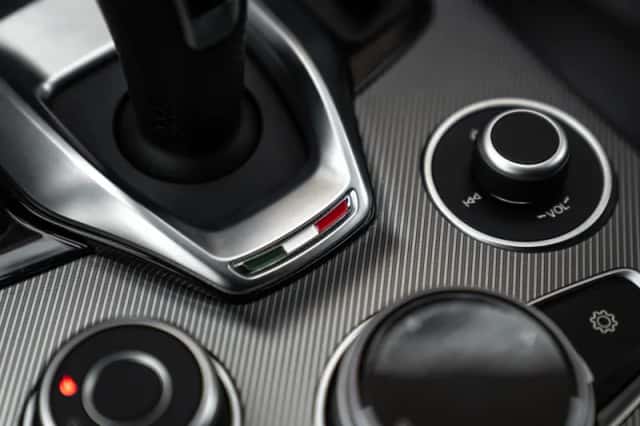 Alfa Romeo Stelvio (2020) thumbnail 34